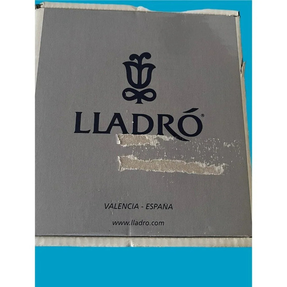 LLADRO #6652 "Kitty Care" Mother Cat in Basket w/ Kittens original box. New - Picture 3 of 13